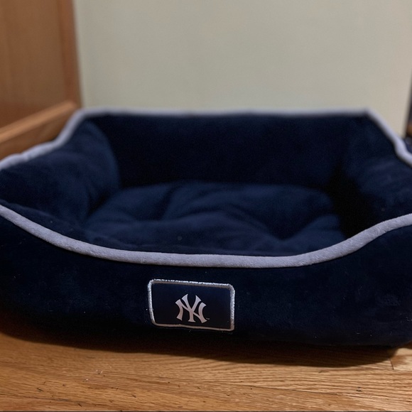Yankees Pet Bed